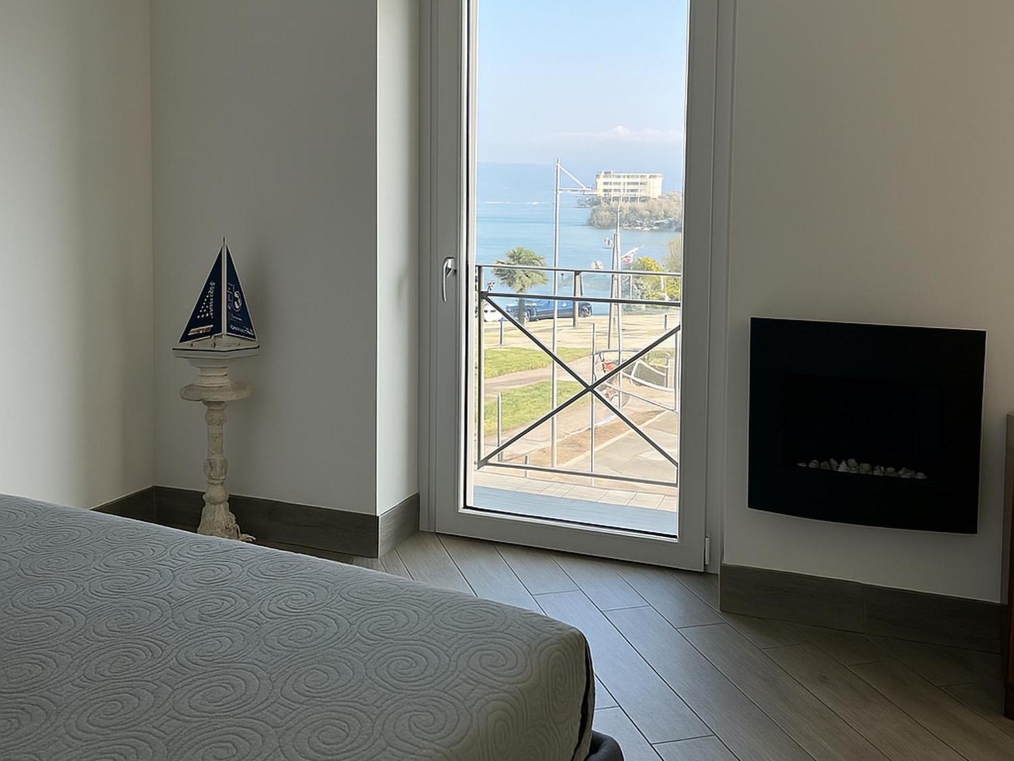 Отель Relais Al Porto Пескьера-дель-Гарда Экстерьер фото
