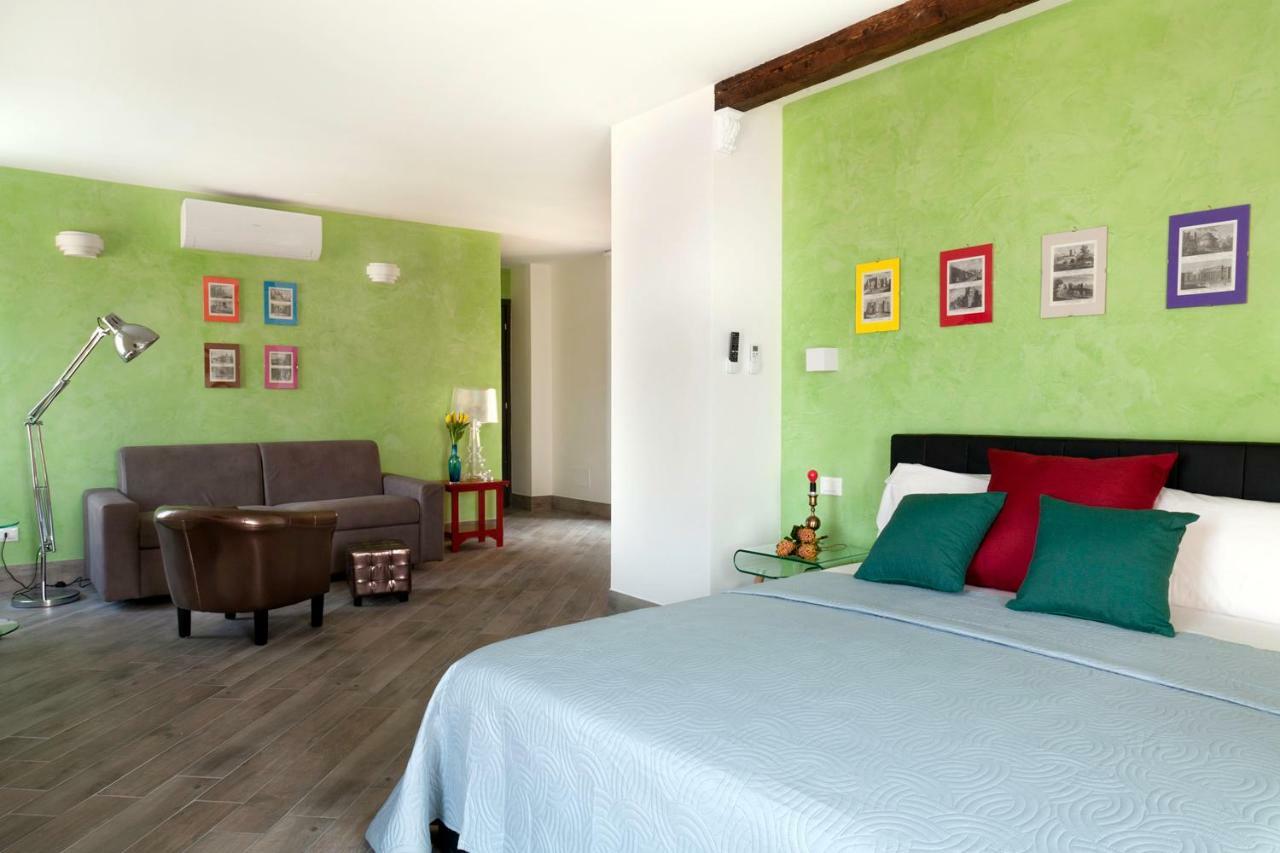 Отель Relais Al Porto Пескьера-дель-Гарда Экстерьер фото